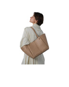 Shopper - Sierre Haus - Lancaster